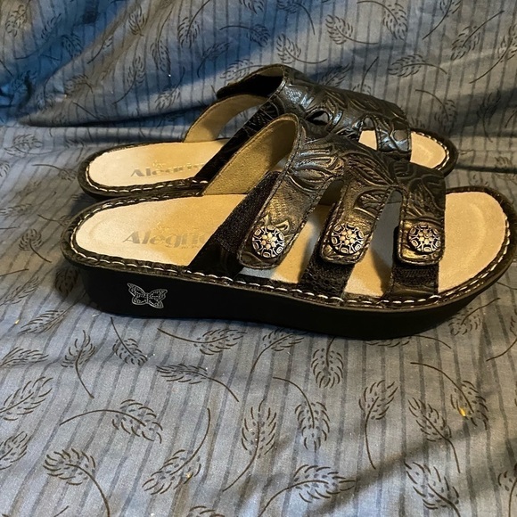 Alegria Dinah 511x leaf motif Velcro sandals size 7 - Picture 2 of 5